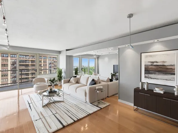 18-15 215th St #15L, Queens, NY 11360