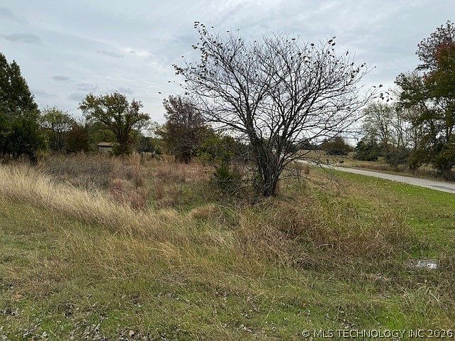1st image of 20 Dogwood Dr