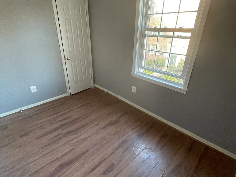2059 38th St SE #201 — Photo 8
