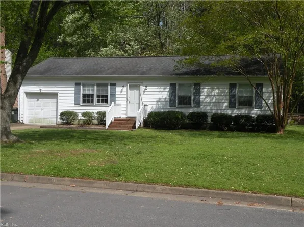 96 Rowe Dr, Poquoson, VA 23662