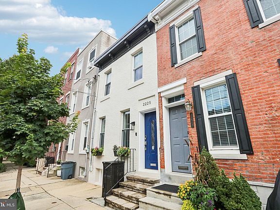 2nd image of 2225 Carpenter St