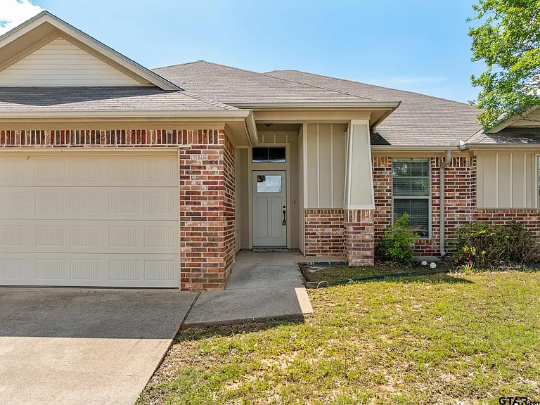 7343 Rockpoint Ln — Photo 4