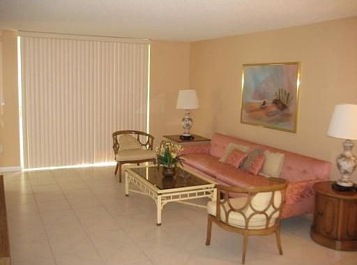4th image of 9300 Sunrise Lakes Blvd APT 206
