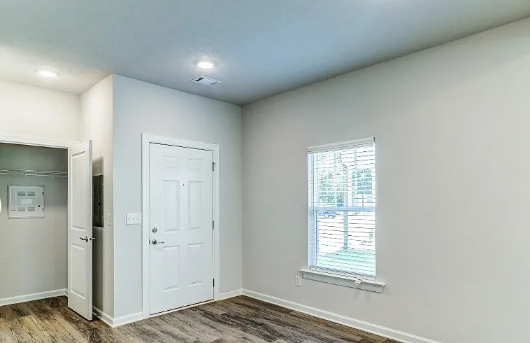 Brighton Park Apartments — Photo 11