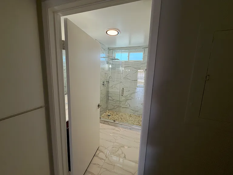 3010 Montrose Ave #29 — Photo 26