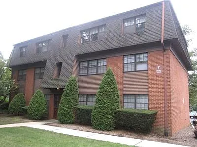 Metuchen Plaza Apartments — Photo 1