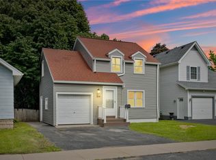 364 Oakwood Rd, Rochester, NY 14616