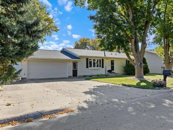 806 Westmar Cir, Marshall, MN 56258