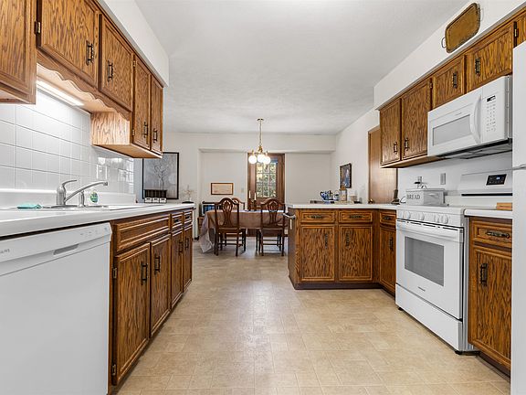 5th image of 1872 S Trainer Rd