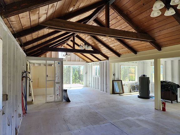 5th image of 562 Mack Rd