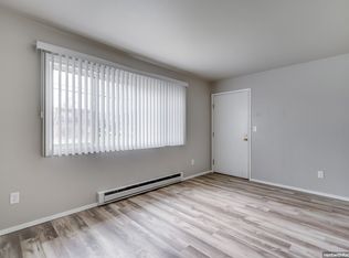 560 W Linwood Ave #203, Oshkosh, WI 54901