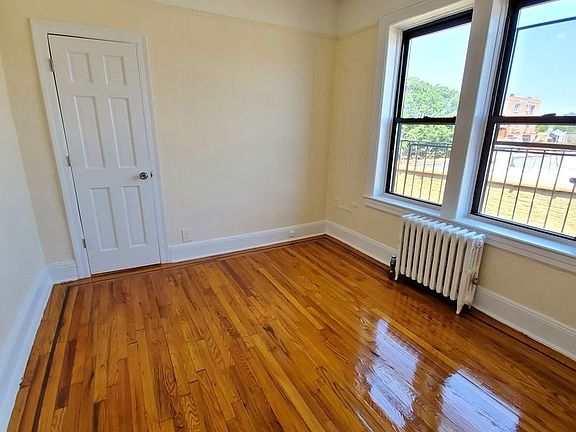 4th image of 25-58 35th St #43