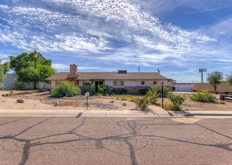 1st image of 1915 E Cactus Wren Dr