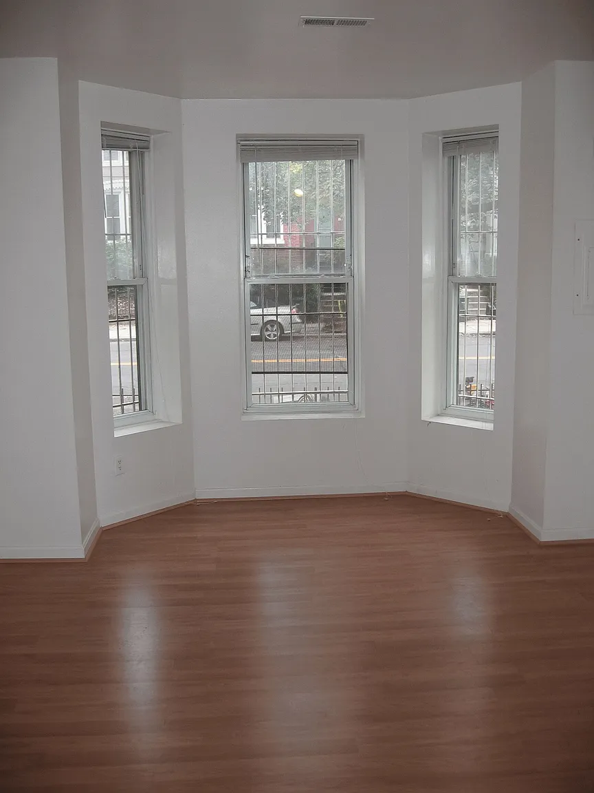 636 F St NE photo 1