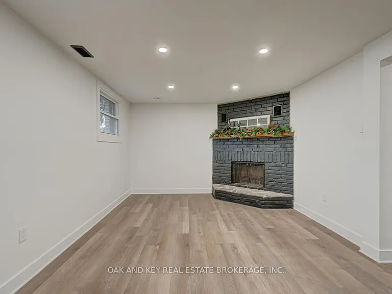13 Dunwich Dr — Photo 21