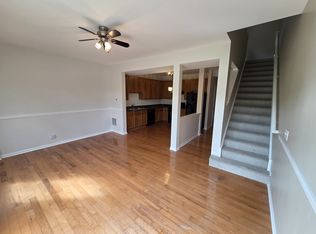 2206 Flagstone Ln, Carpentersville, IL 60110