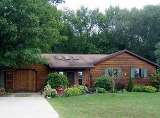 S13074 Highbanks Rd, Spring Green, WI 53588