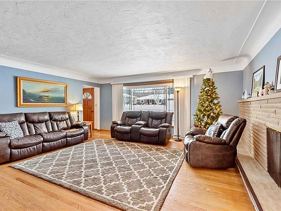 2nd image of 5891 Graydon Dr