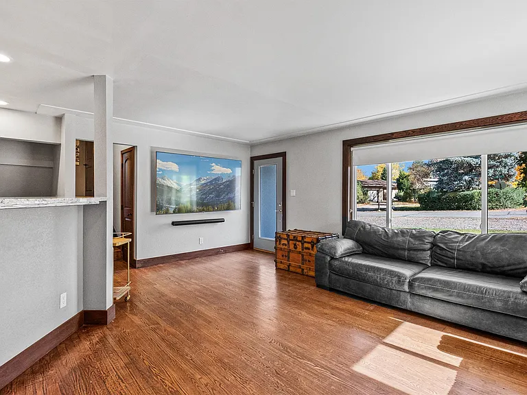 1415 Normandy Rd — Photo 3