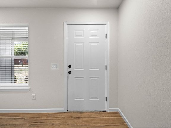 4th image of 116 Southland St