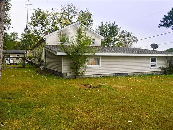 3rd image of 304 1st Ave NW