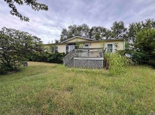 9276 Valley View Dr, Ozawkie, KS 66070