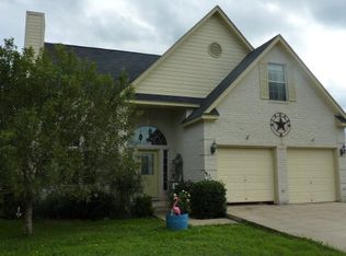 320 Woodlands Trl, San Marcos, TX 78666