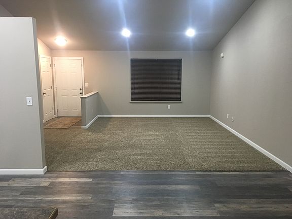 4th image of 15657 85th Ave E