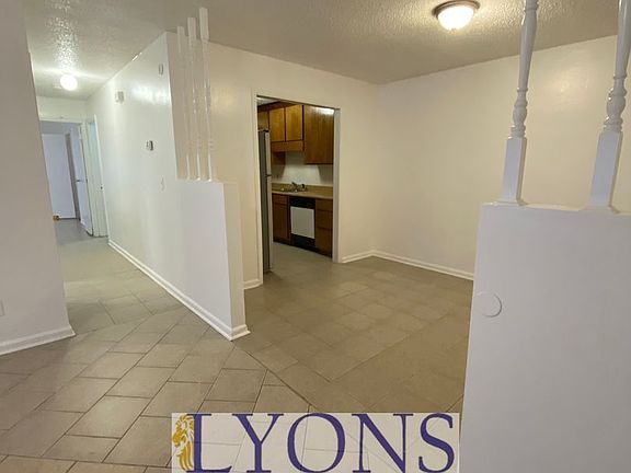 4th image of 1026 S Gordon Ave