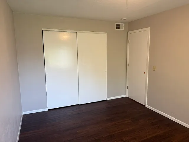 19 Nottingham Ln #F — Photo 15