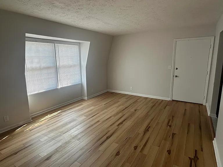 904 Plaza Dr #11 — Photo 31