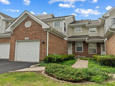 2060 Crossing Ct, Lombard, IL, 60148