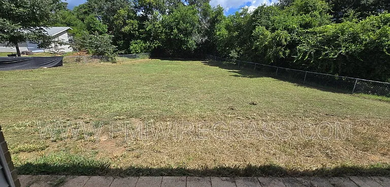 115 Blossom Dr — Photo 2