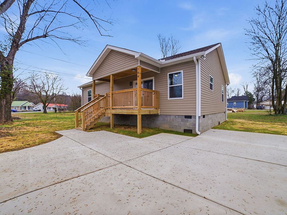 1st image of 104 Fairground Dr