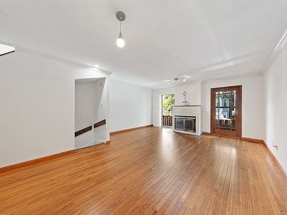 3rd image of 2659 N Wayne Ave APT B