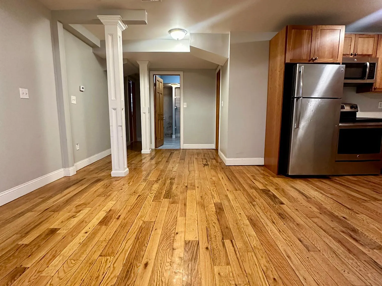 28 E Grand Ave — Photo 4