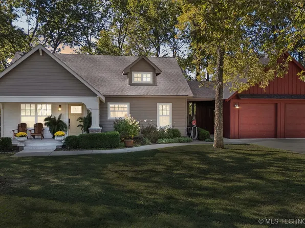 419 E 12th St, Claremore, OK 74017