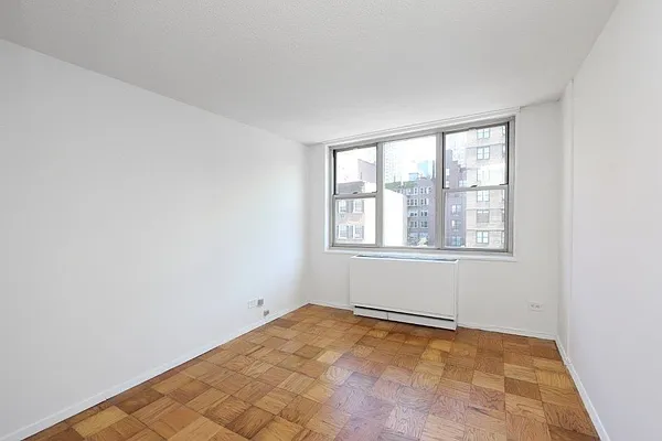 Rented by Manhattan Skyline | media 4