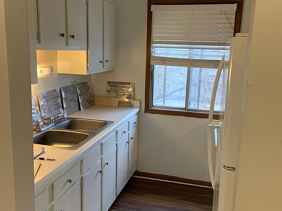 Gallery kitchen.