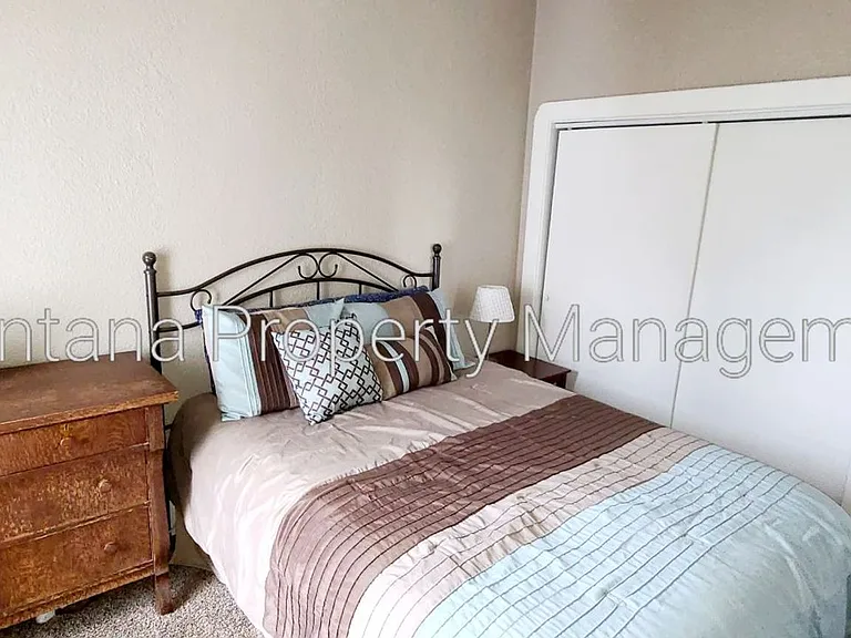 500 E Commercial Ave — Photo 15