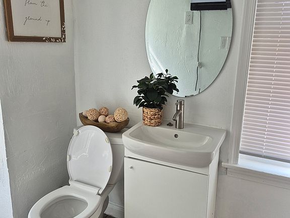 3rd image of 5016 Newhall St APT 3