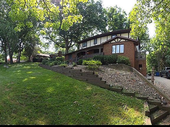 3rd image of 3912 W Bluffs Rd