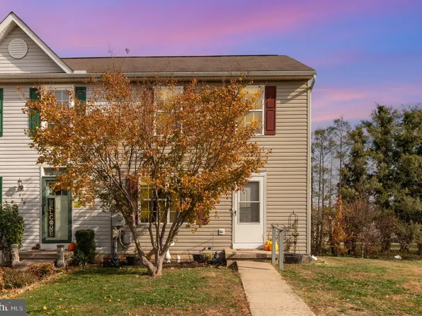 140 Apple Grove Ln, Littlestown, PA 17340