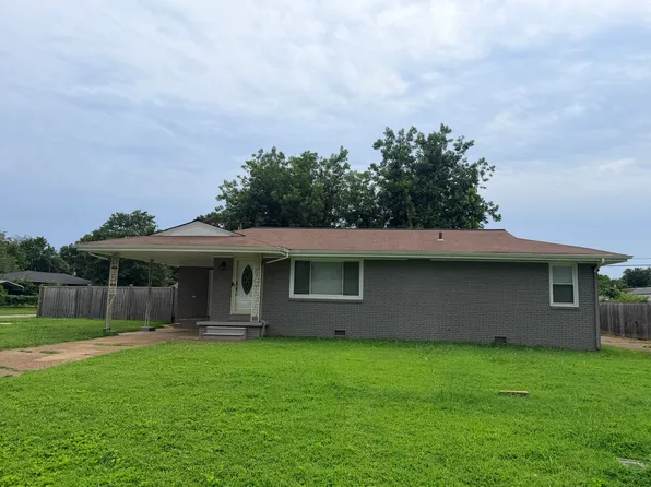 210 Edison Ave, Muscle Shoals, AL 35661