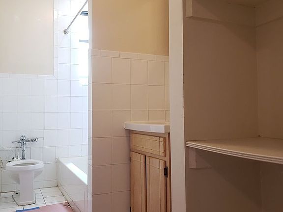 2nd image of 481 Fort Washington Ave APT 29