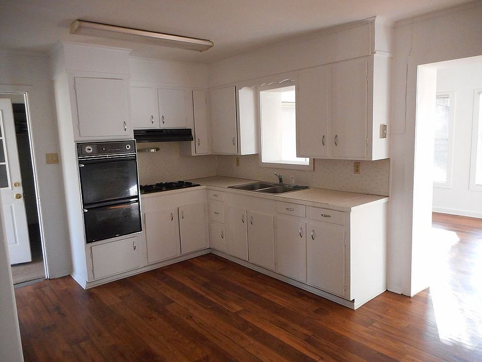 2nd image of 119 Flagg Dr
