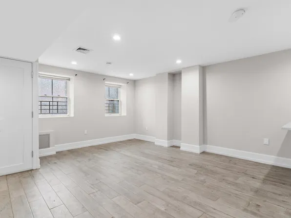 139 Rochester Avenue image 12 of 16