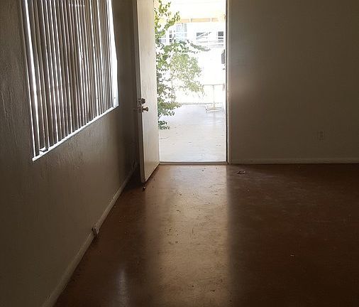 3rd image of 541 W Glenrosa Ave APT B