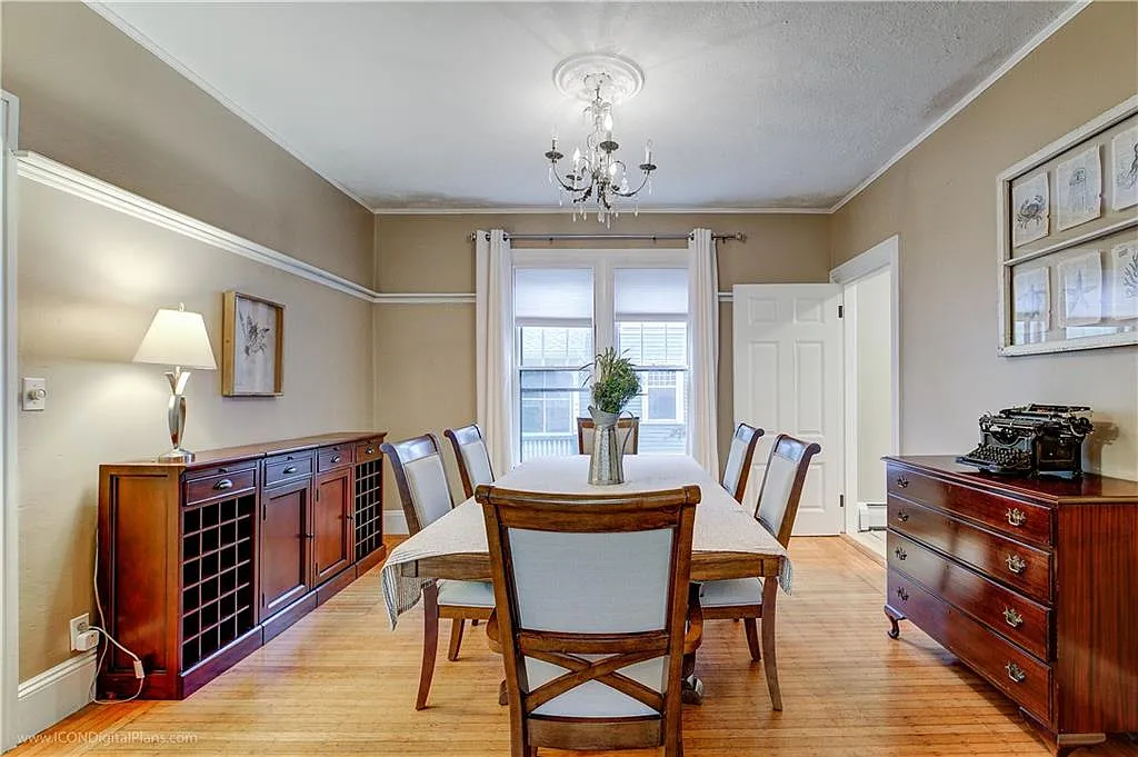 4 bed, 2.5 bath, 2947 sqft, $3,600 — Photo 2