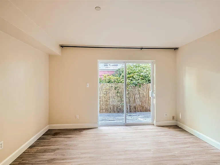 3410 SE 116th Ave #C — Photo 2